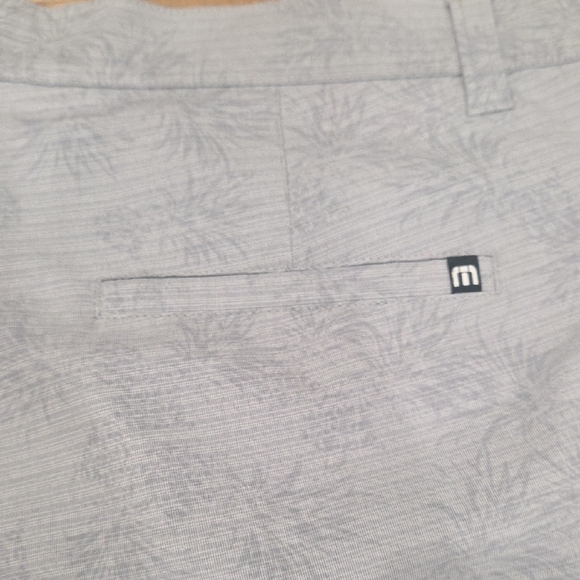 Travis Mathew Men's Flat Front Shorts in Charcoal and Light Gray - Picture 16 of 16